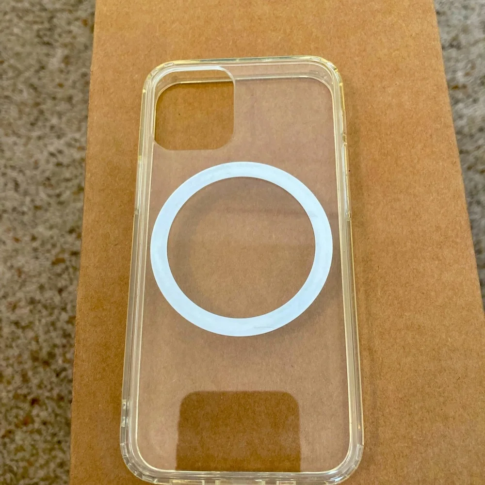 Two iPhone14 Cases oneClear oneBlue🔥 for only $15 bucks there both yours 💯👌🏾